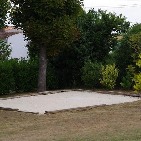 Le Clos Des Oiseaux Saintes Exterior foto