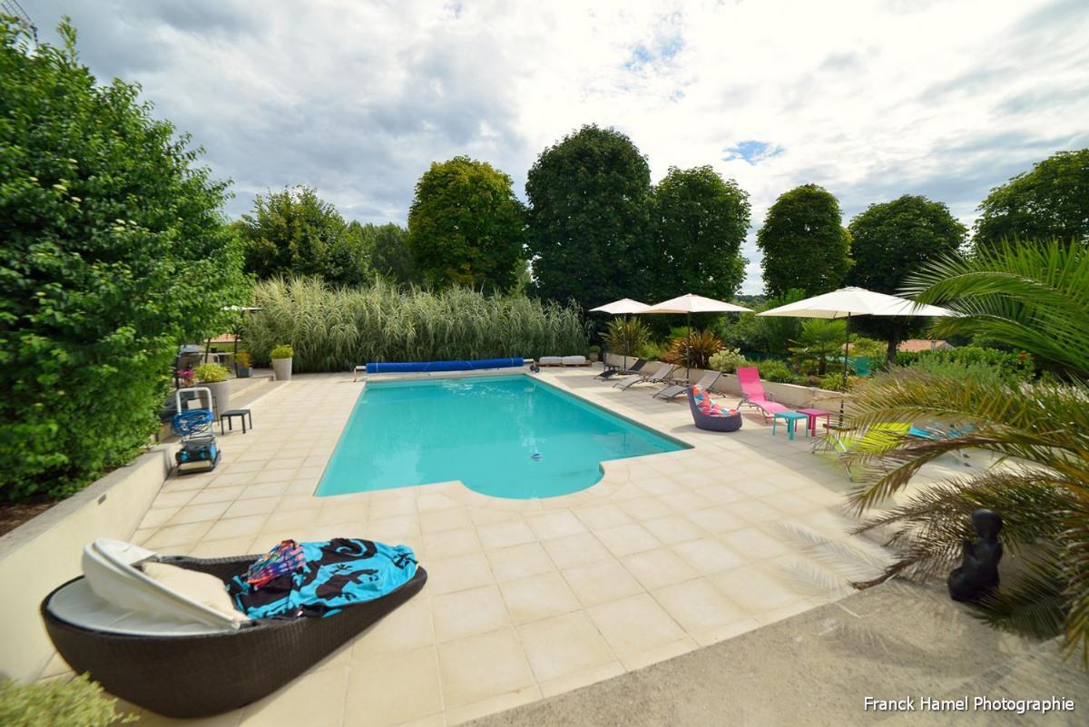Le Clos Des Oiseaux Saintes Exterior foto