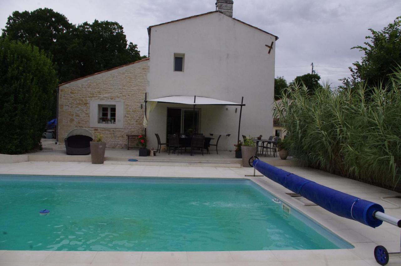Le Clos Des Oiseaux Saintes Exterior foto