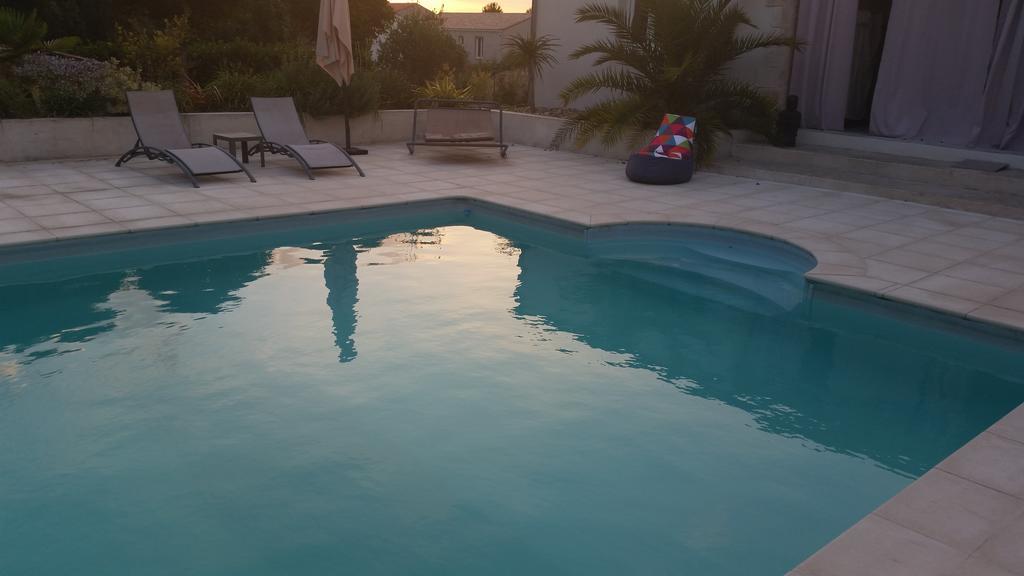 Le Clos Des Oiseaux Saintes Exterior foto